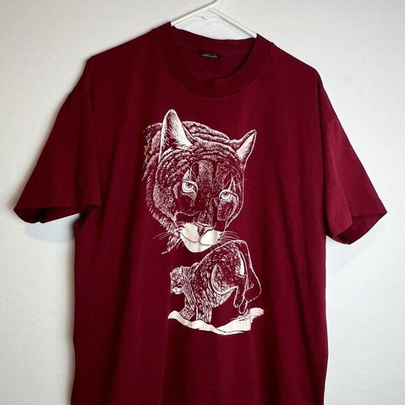 Fruit Of The Loom BEST Red Single Stitch Nature Cougar T-Shirt Size XL - Picture 1 of 4